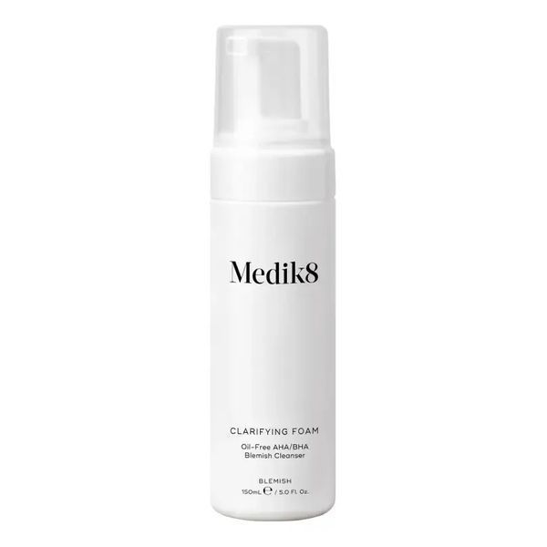 Medik8 Clarifying Foam - очищуюча пінка для жирної шкіри, схильної до недосконалостей