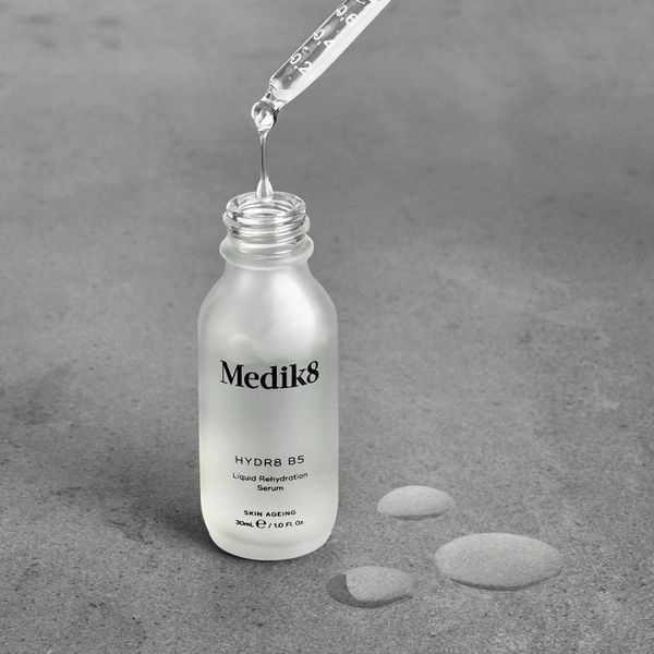 Medik8 Hydr8 B5 - зволожуюча сироватка з гіалуроновою кислотою
