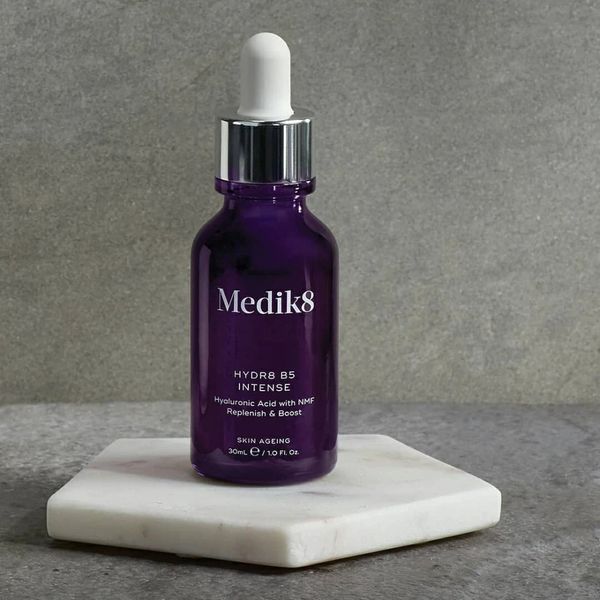 Medik8 Hydr8 B5 Intense - інтенсивна зволожуюча сироватка з гіалуроновою кислотою