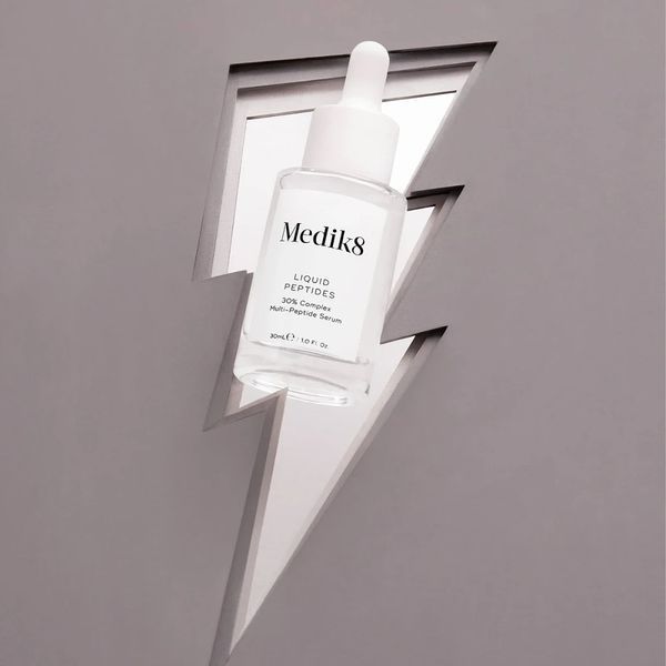 Medik8 Liquid Peptides &ndash; Инновационная пептидная сыворотка с технологией косметических дронов
